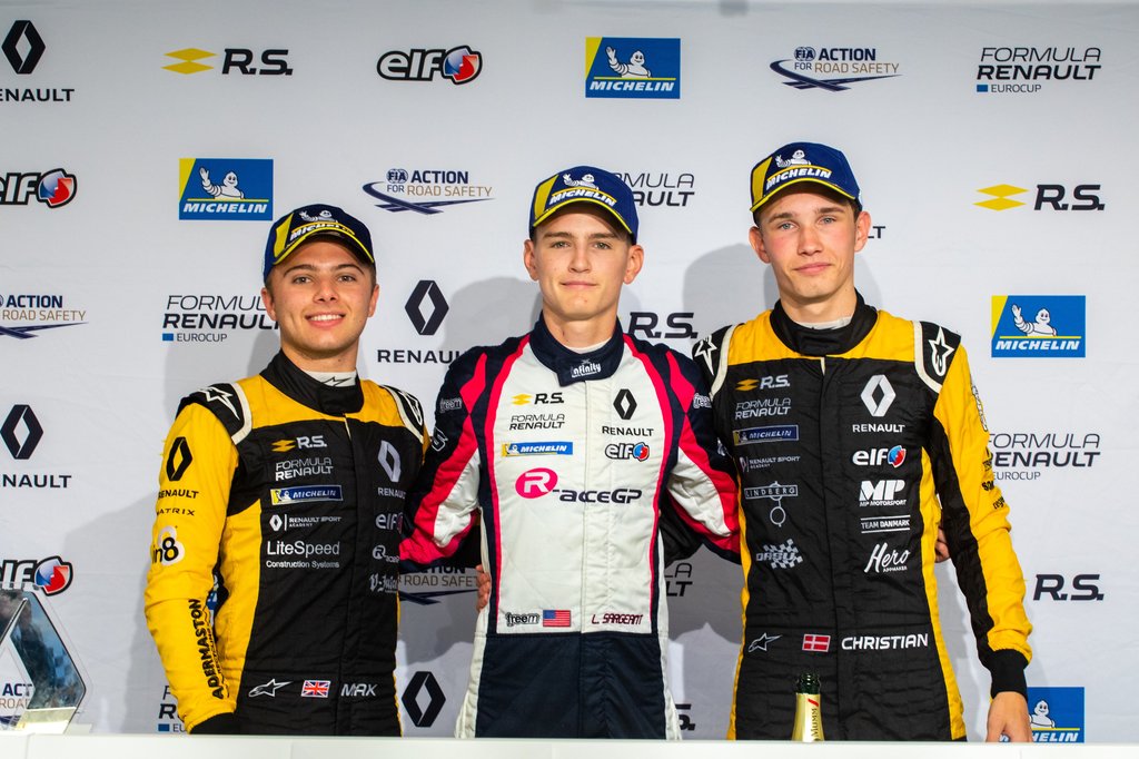 Christian Lundgaard, yderst til højre, sluttede på tredjepladsen i lørdagens løb
(Foto: Renault Sport)